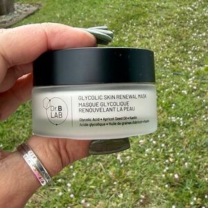 Dr. B Lab Skin Renewal Cream Mask - Black and White